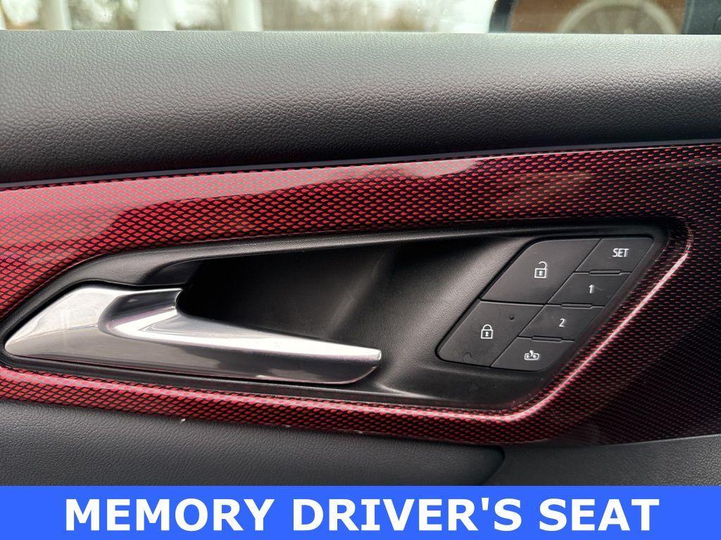 used 2024 Chevrolet Traverse car, priced at $48,900