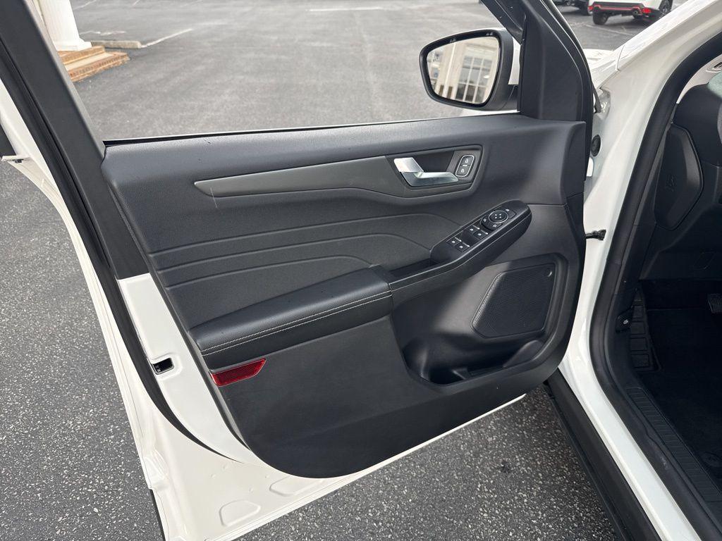 used 2025 Ford Escape car, priced at $26,900