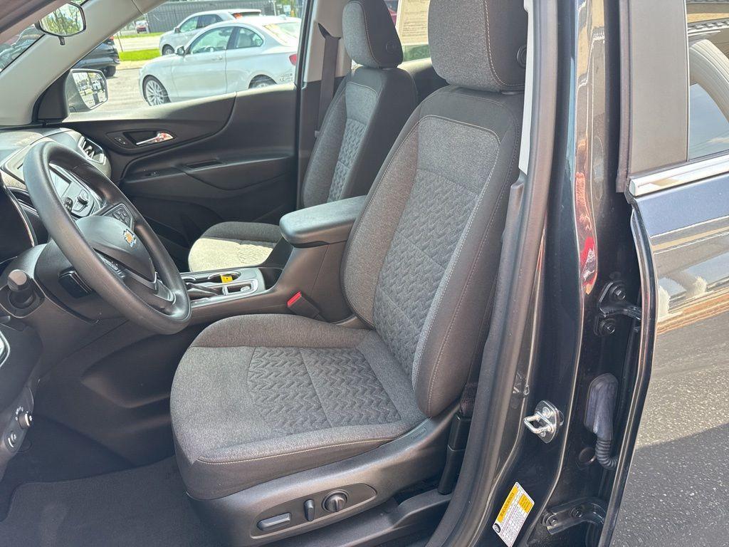used 2023 Chevrolet Equinox car, priced at $20,900