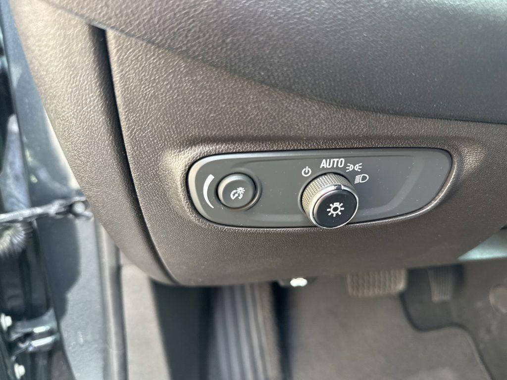 used 2023 Chevrolet Equinox car, priced at $20,900