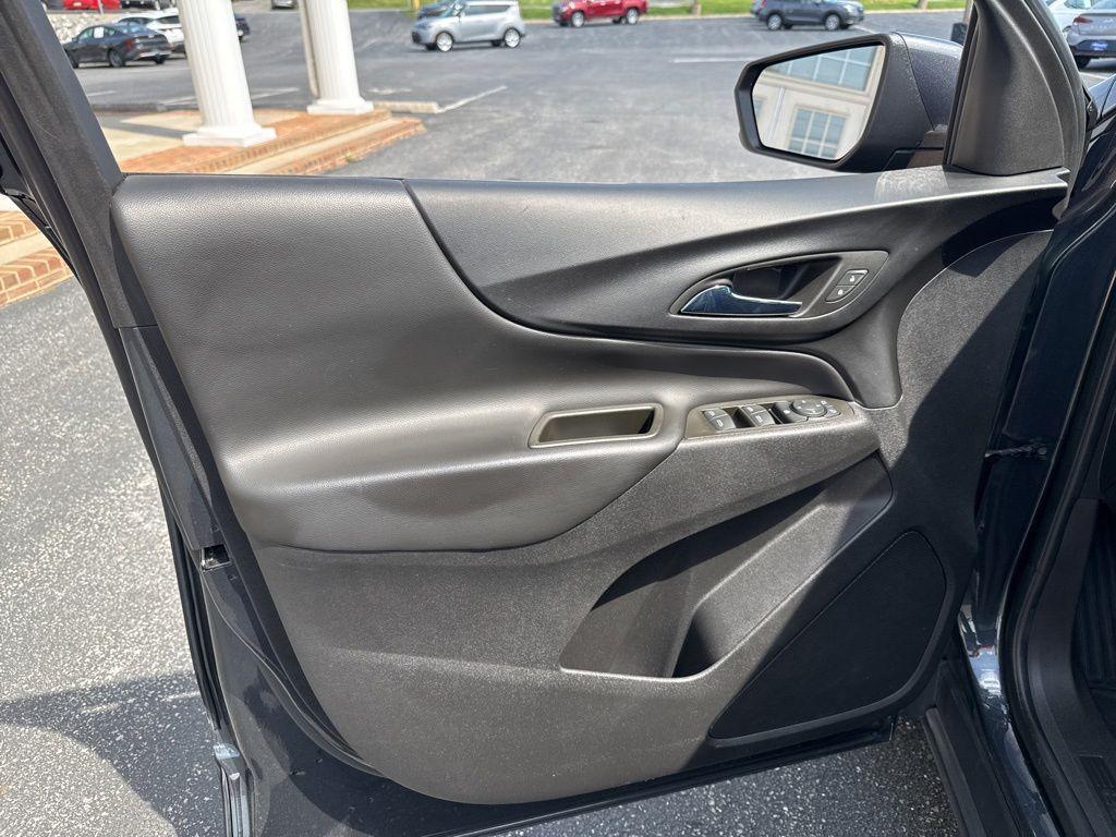 used 2023 Chevrolet Equinox car, priced at $20,900