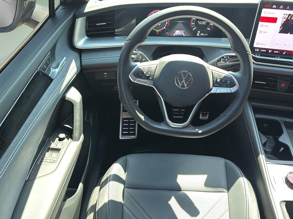 used 2025 Volkswagen Tiguan car, priced at $37,086