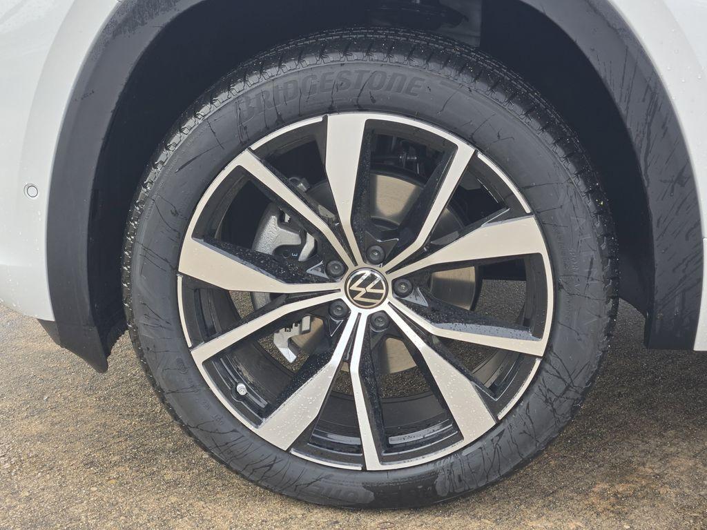 new 2026 Volkswagen Atlas car, priced at $52,372