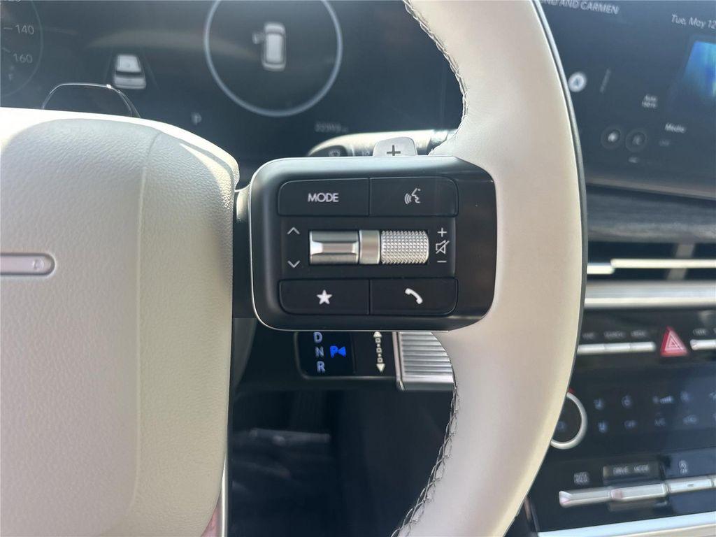 used 2024 Hyundai Santa Fe car, priced at $33,957