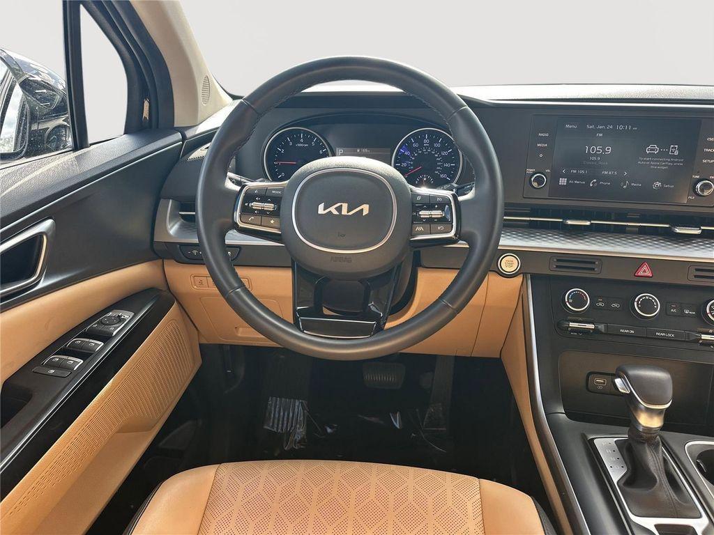 used 2024 Kia Carnival car, priced at $31,870