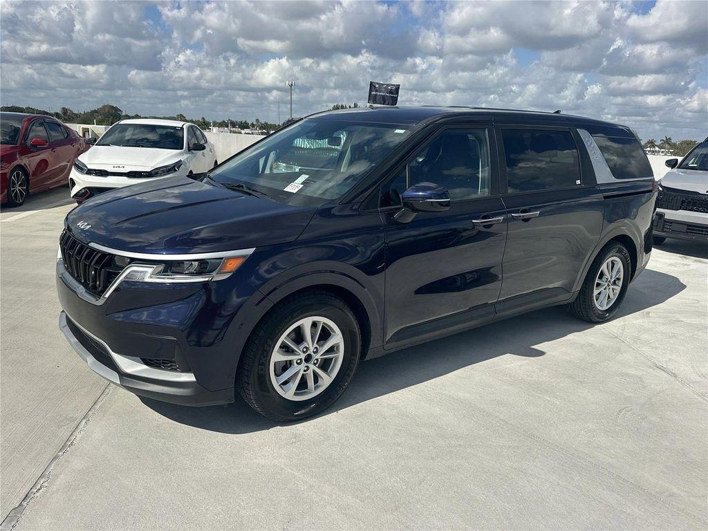 used 2024 Kia Carnival car