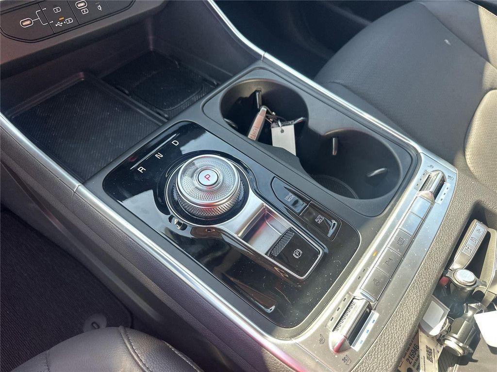 new 2025 Kia Carnival Hybrid car, priced at $54,769