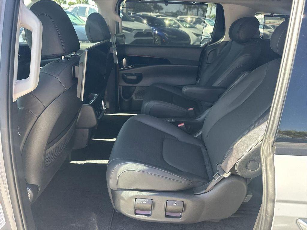 new 2025 Kia Carnival Hybrid car, priced at $54,769