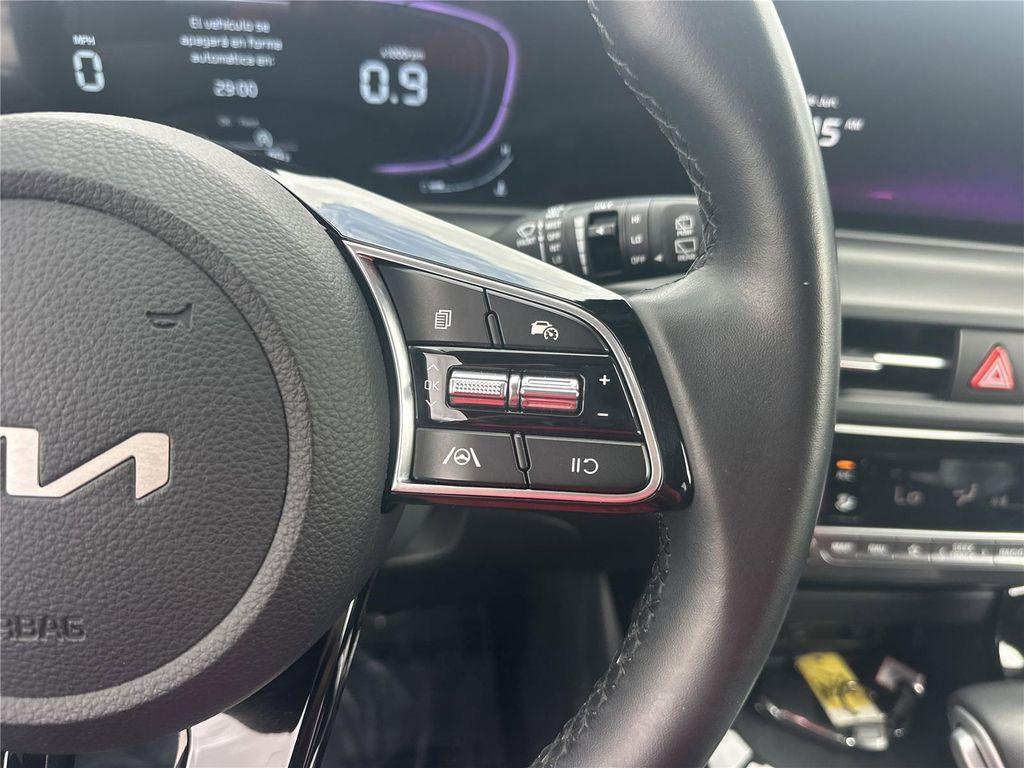 used 2025 Kia Seltos car, priced at $23,554