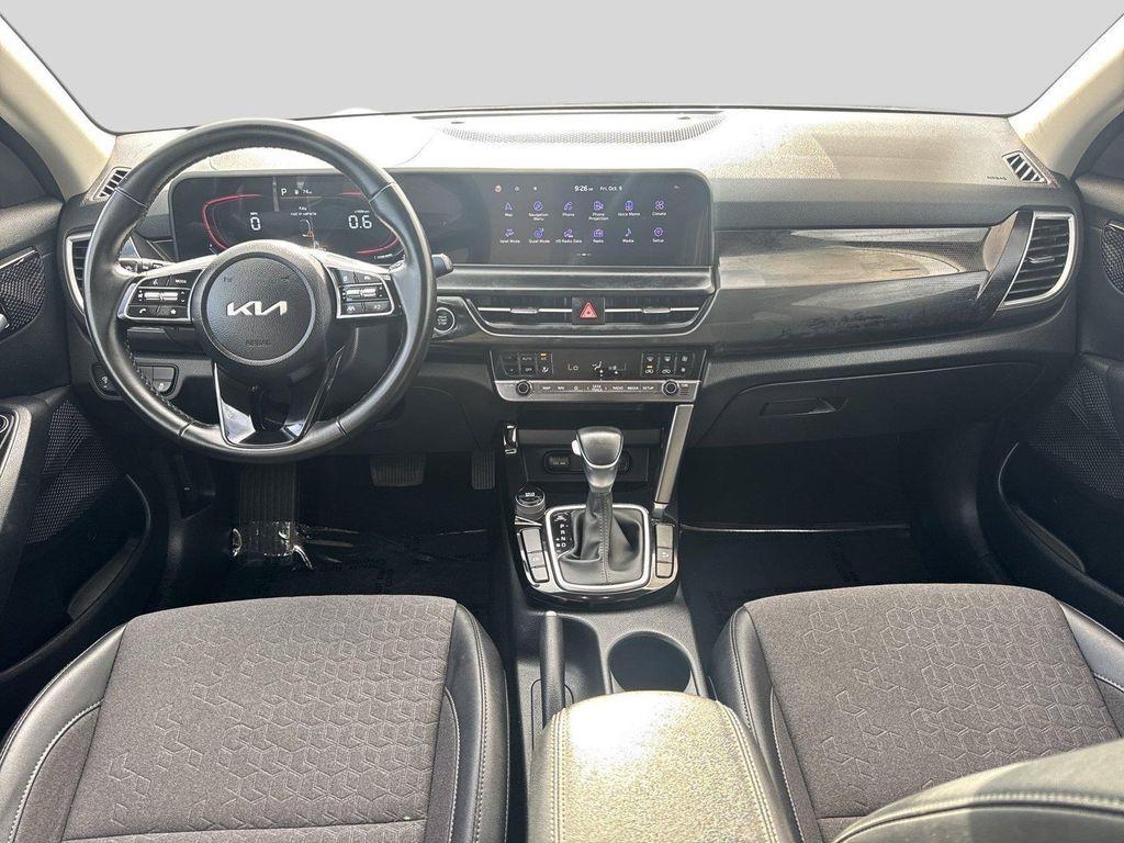 used 2025 Kia Seltos car, priced at $24,806