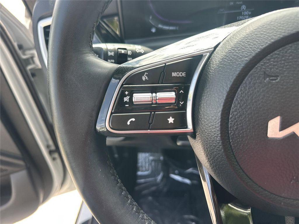 used 2025 Kia Seltos car, priced at $22,954