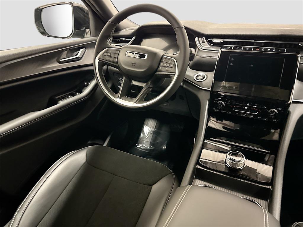 new 2025 Jeep Grand Cherokee car, priced at $44,566