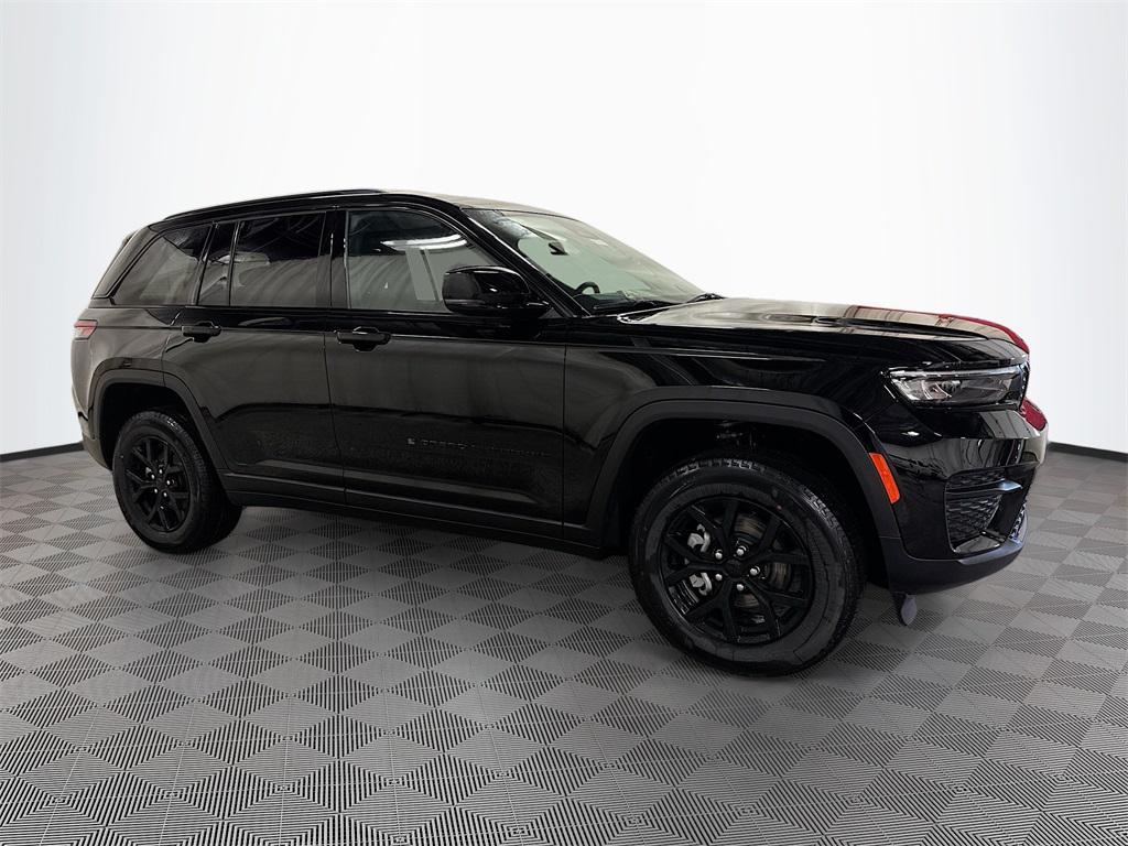new 2025 Jeep Grand Cherokee car, priced at $44,566