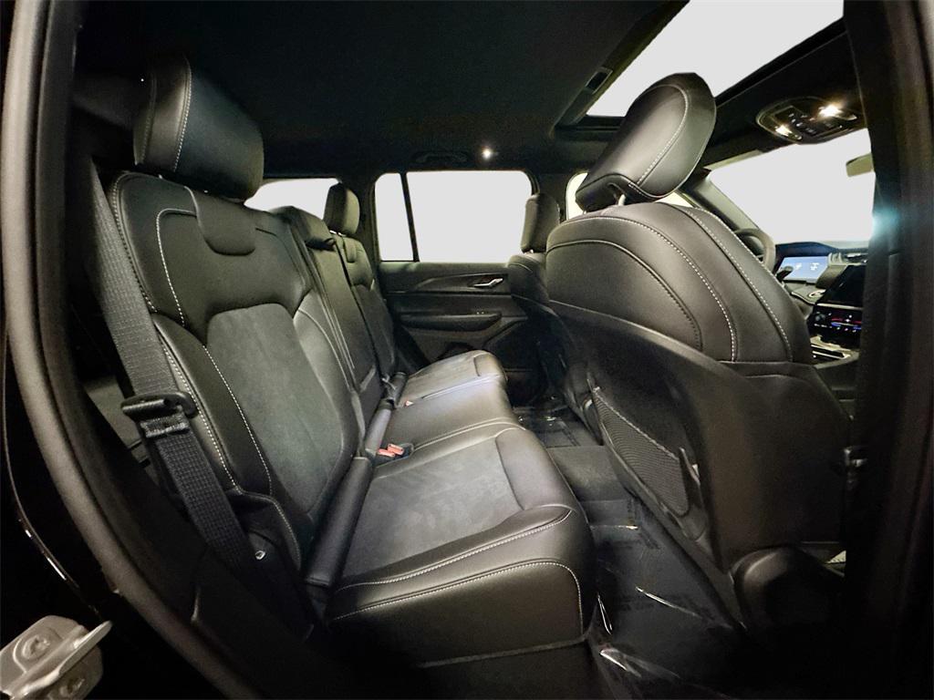 new 2025 Jeep Grand Cherokee car, priced at $44,566