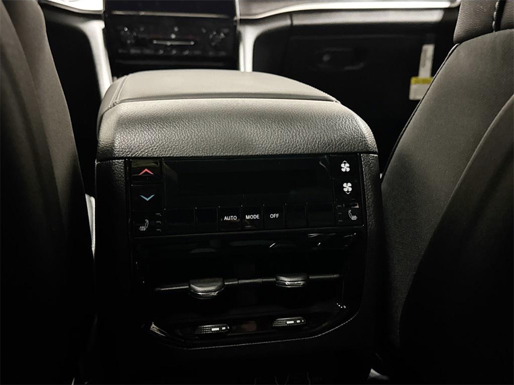 new 2025 Jeep Grand Cherokee L car, priced at $50,302