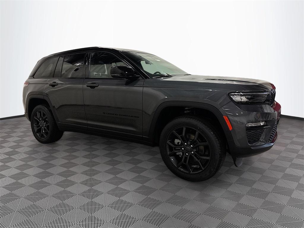 new 2025 Jeep Grand Cherokee car, priced at $47,992