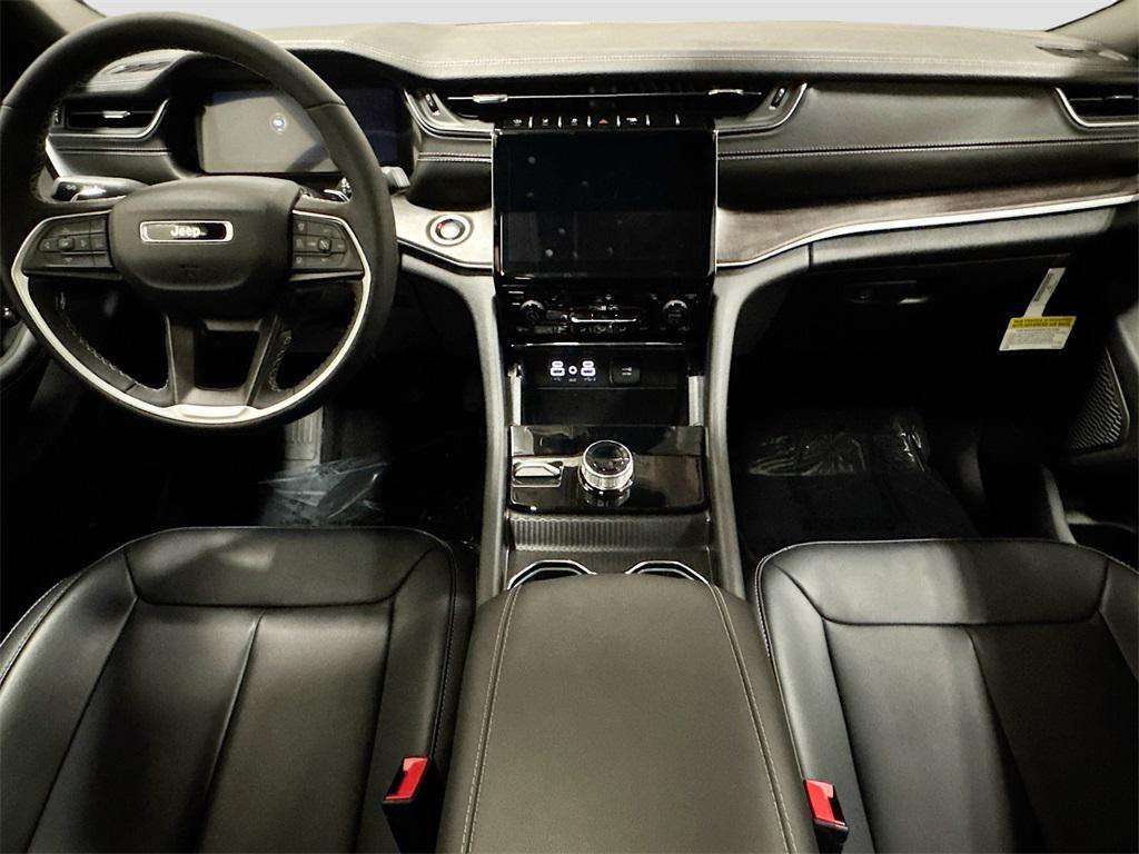 new 2025 Jeep Grand Cherokee car, priced at $47,992