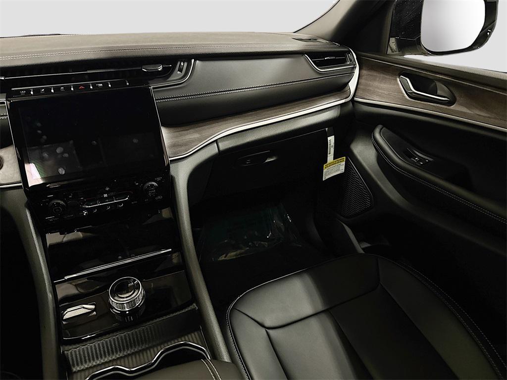 new 2025 Jeep Grand Cherokee L car, priced at $47,874