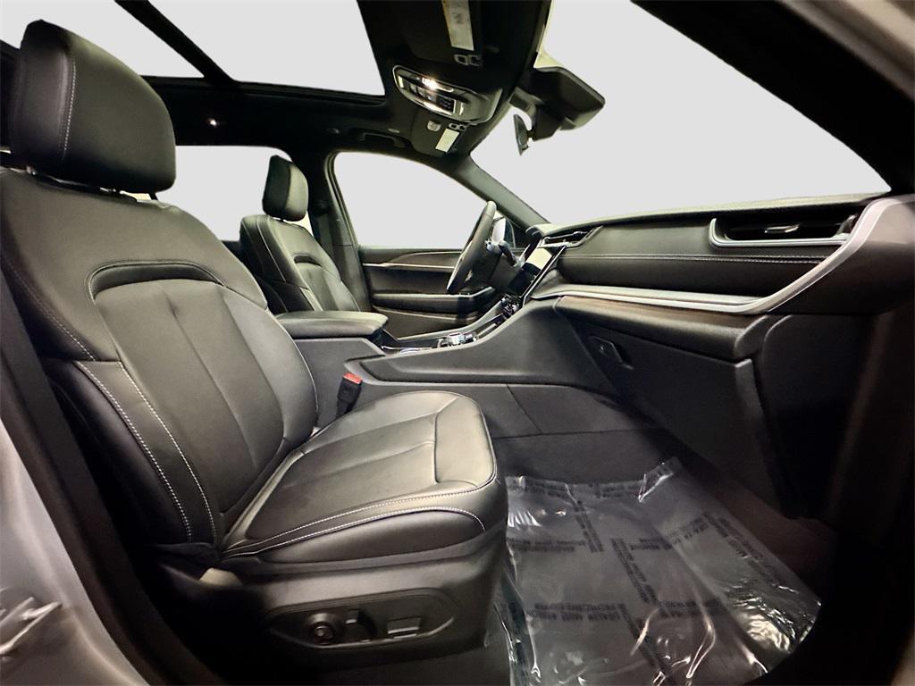 new 2025 Jeep Grand Cherokee L car, priced at $46,516