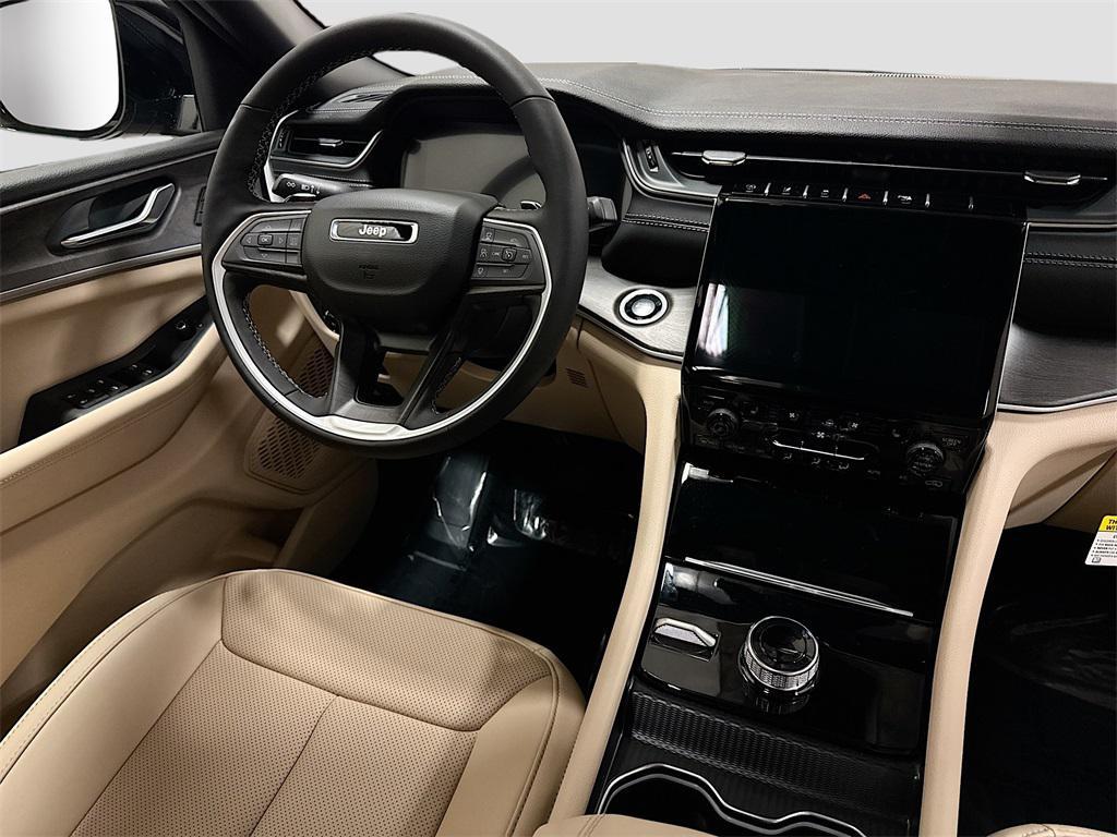 new 2025 Jeep Grand Cherokee car, priced at $47,783