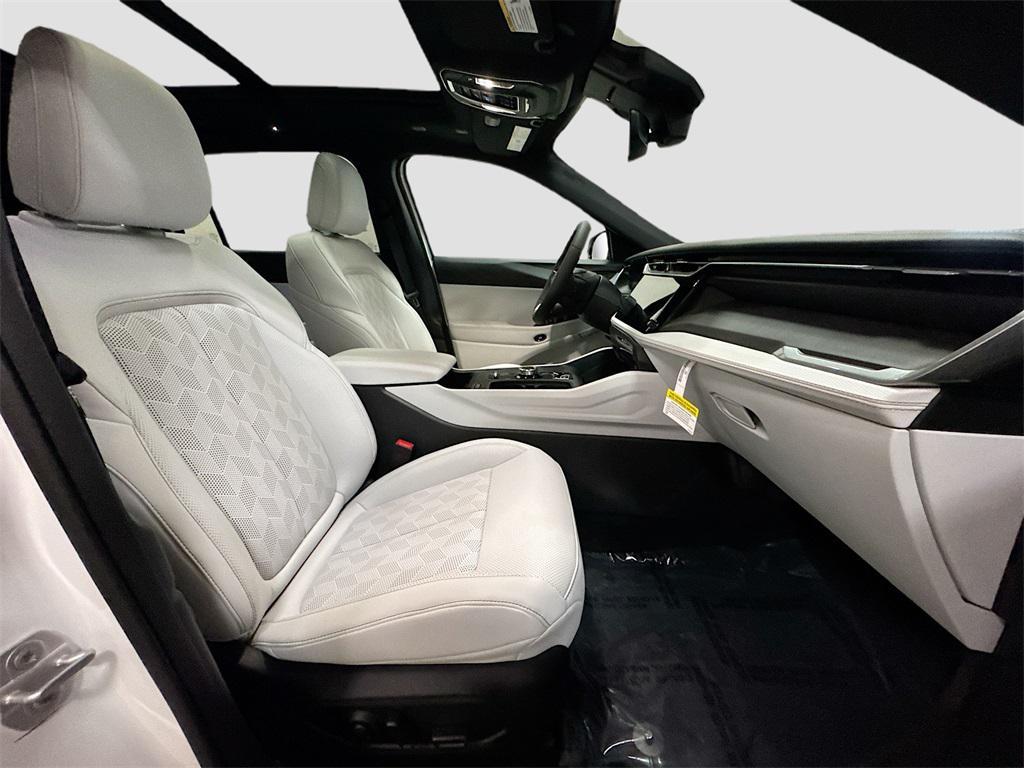 new 2026 Jeep Cherokee car, priced at $44,990