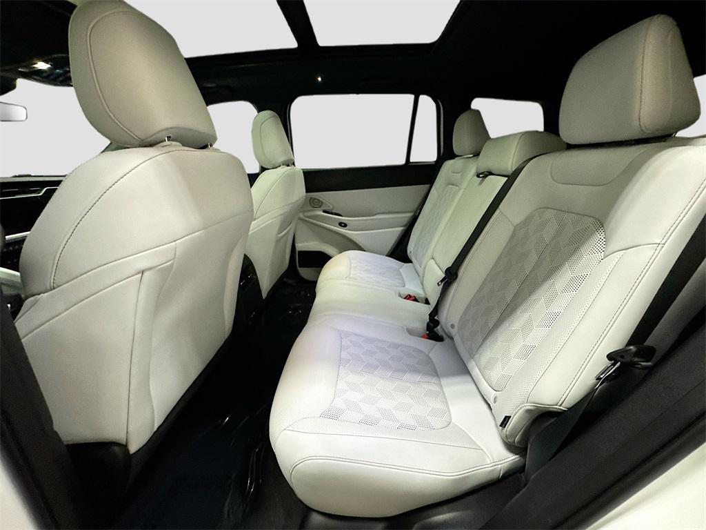 new 2026 Jeep Cherokee car, priced at $44,990