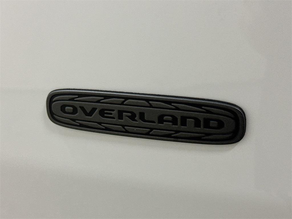 new 2026 Jeep Cherokee car, priced at $44,990