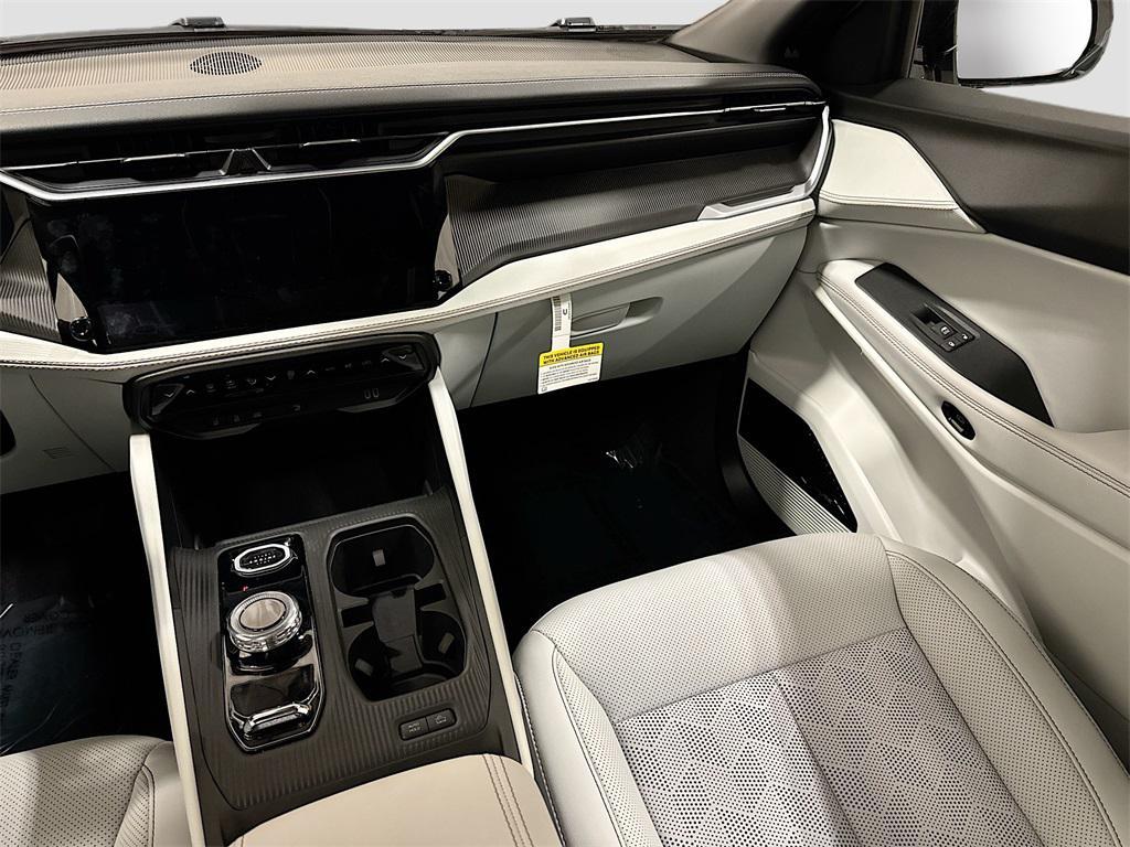 new 2026 Jeep Cherokee car, priced at $44,990