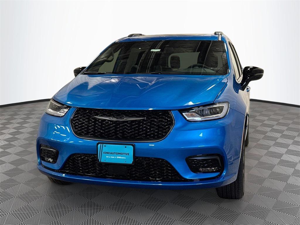 new 2026 Chrysler Pacifica car, priced at $54,516