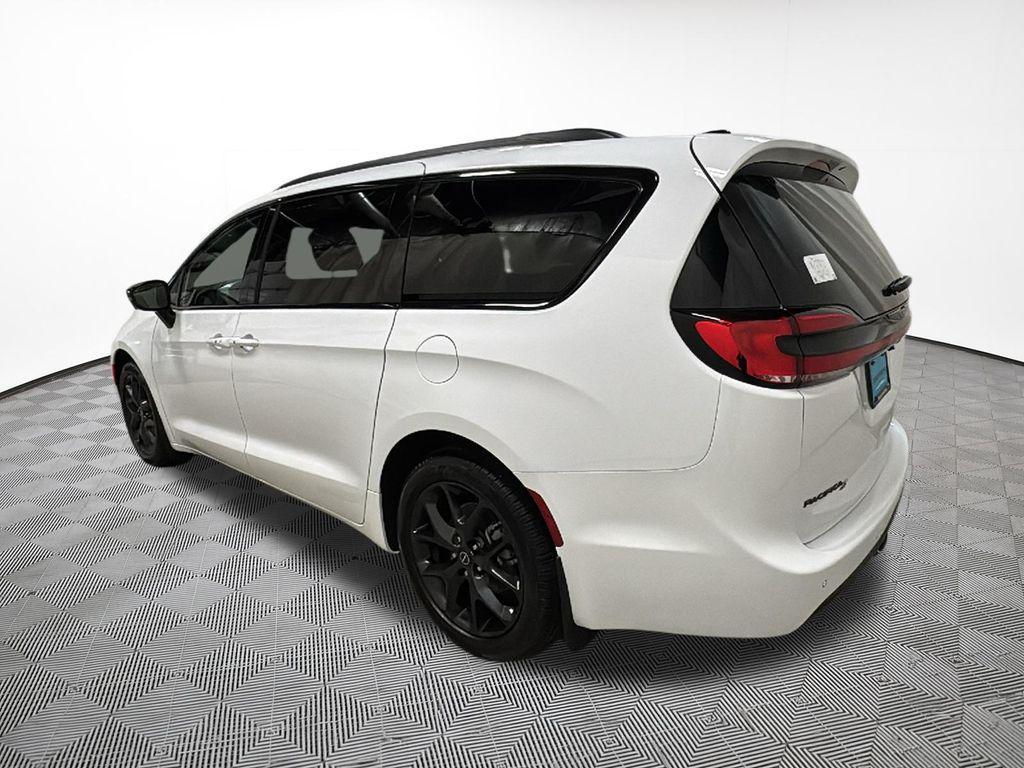 new 2026 Chrysler Pacifica car, priced at $49,543