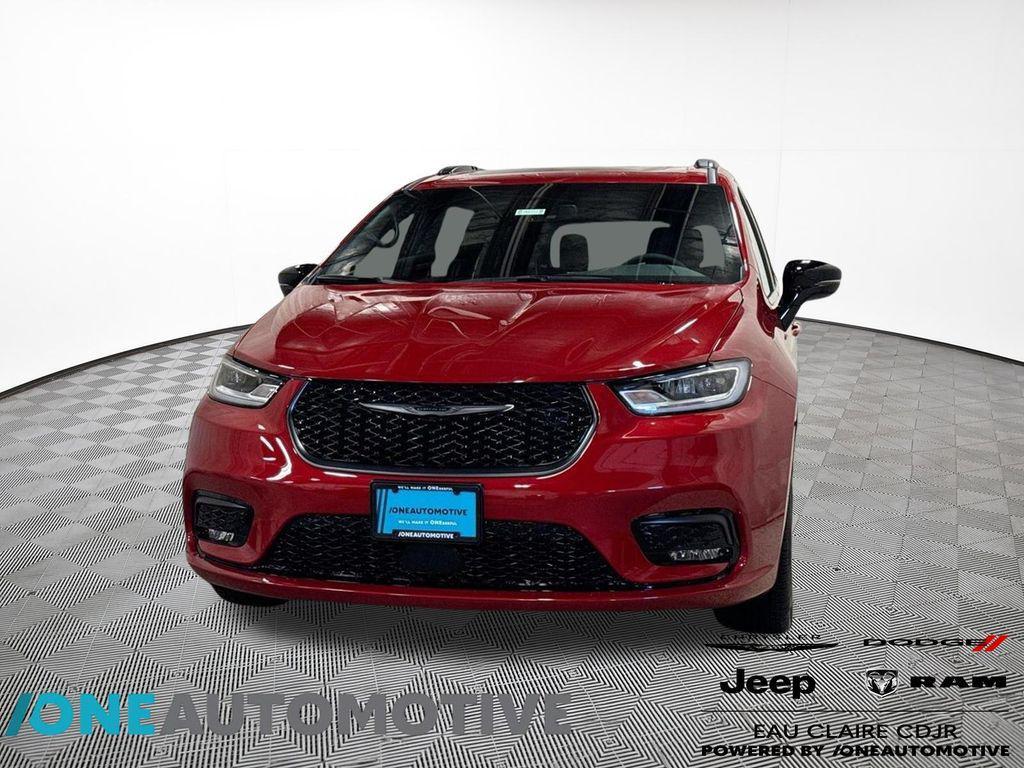 new 2026 Chrysler Pacifica car, priced at $46,083