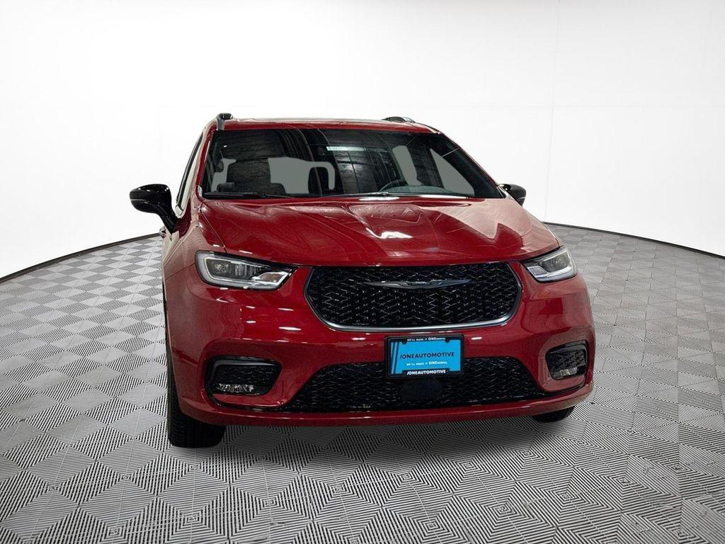 new 2026 Chrysler Pacifica car, priced at $46,083