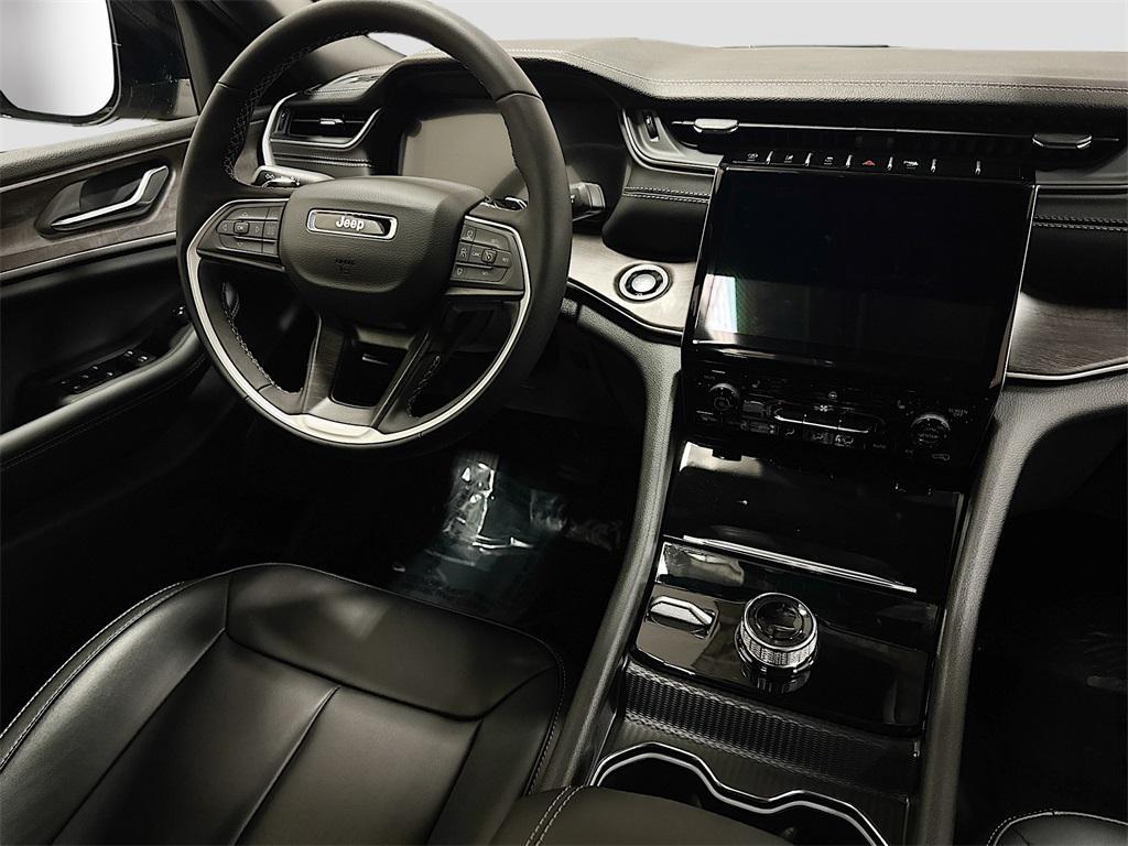 new 2025 Jeep Grand Cherokee car, priced at $48,375