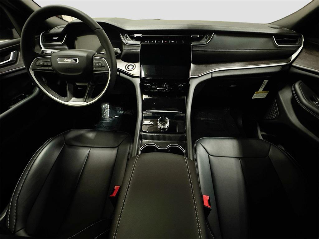 new 2025 Jeep Grand Cherokee car, priced at $48,375