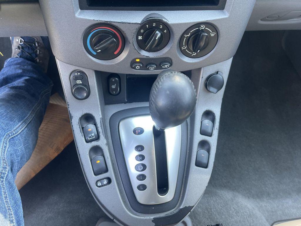 used 2005 Saturn Vue car, priced at $3,450
