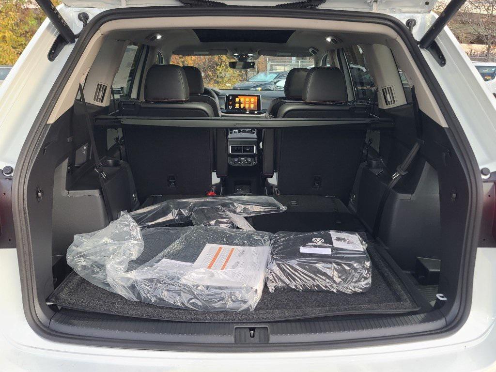 new 2026 Volkswagen Atlas car, priced at $46,677