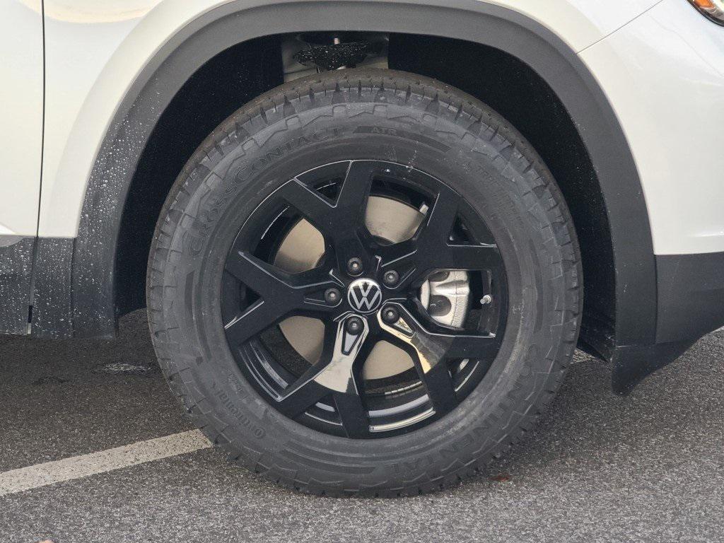 new 2026 Volkswagen Atlas car, priced at $46,677