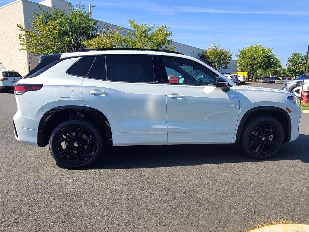 new 2025 Volkswagen Tiguan car, priced at $35,015