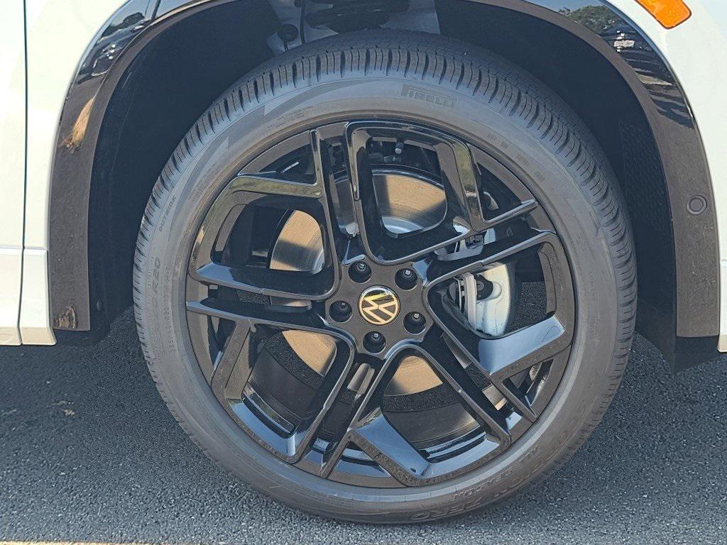 new 2025 Volkswagen Tiguan car, priced at $35,015