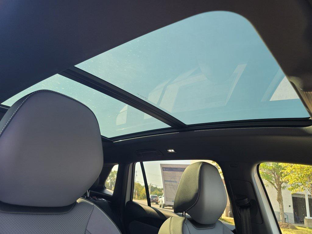 new 2025 Volkswagen Tiguan car, priced at $35,015