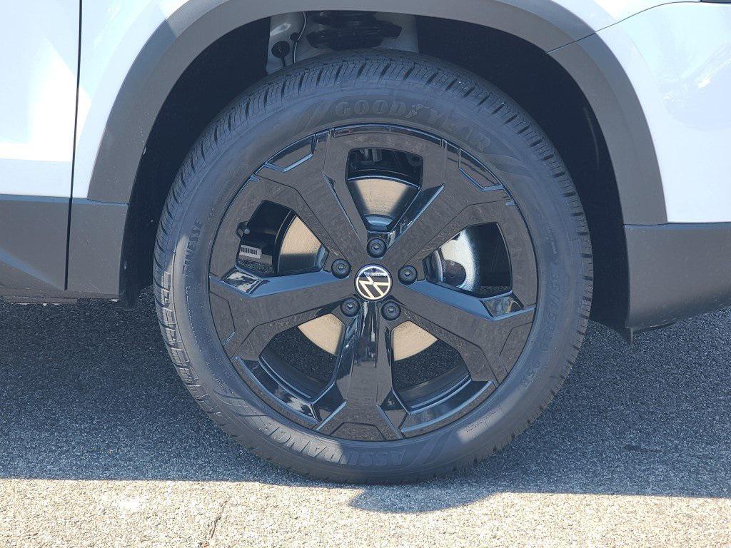 new 2025 Volkswagen Taos car, priced at $28,719