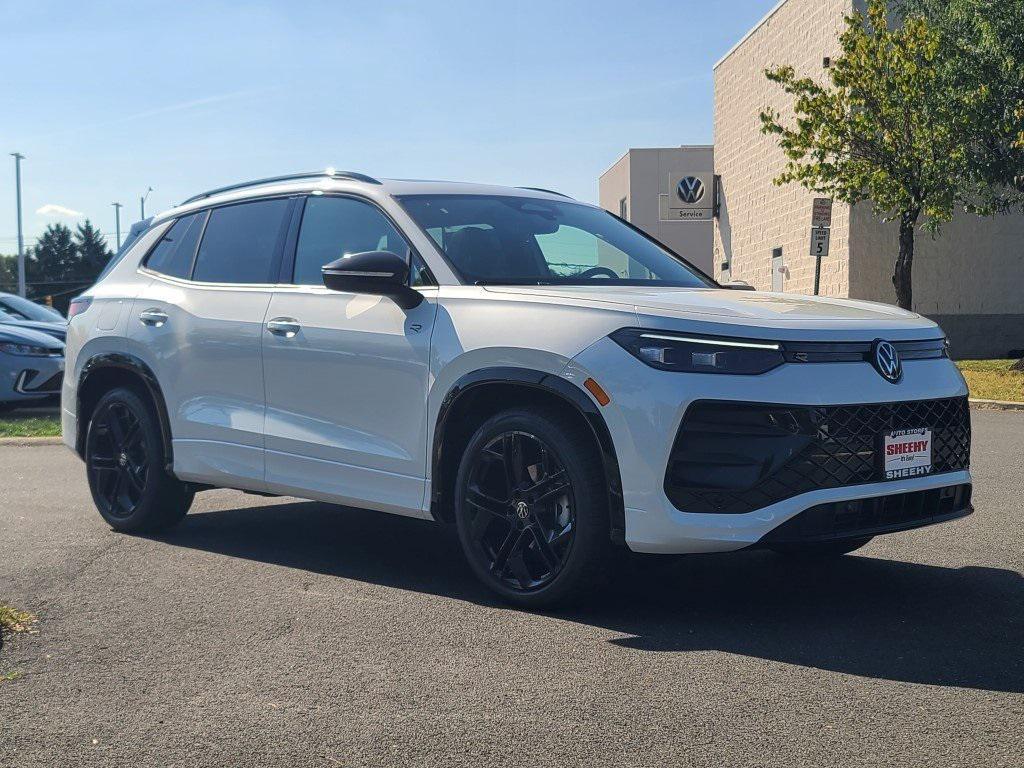 new 2025 Volkswagen Tiguan car, priced at $33,319