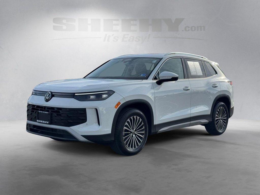used 2025 Volkswagen Tiguan car, priced at $25,300
