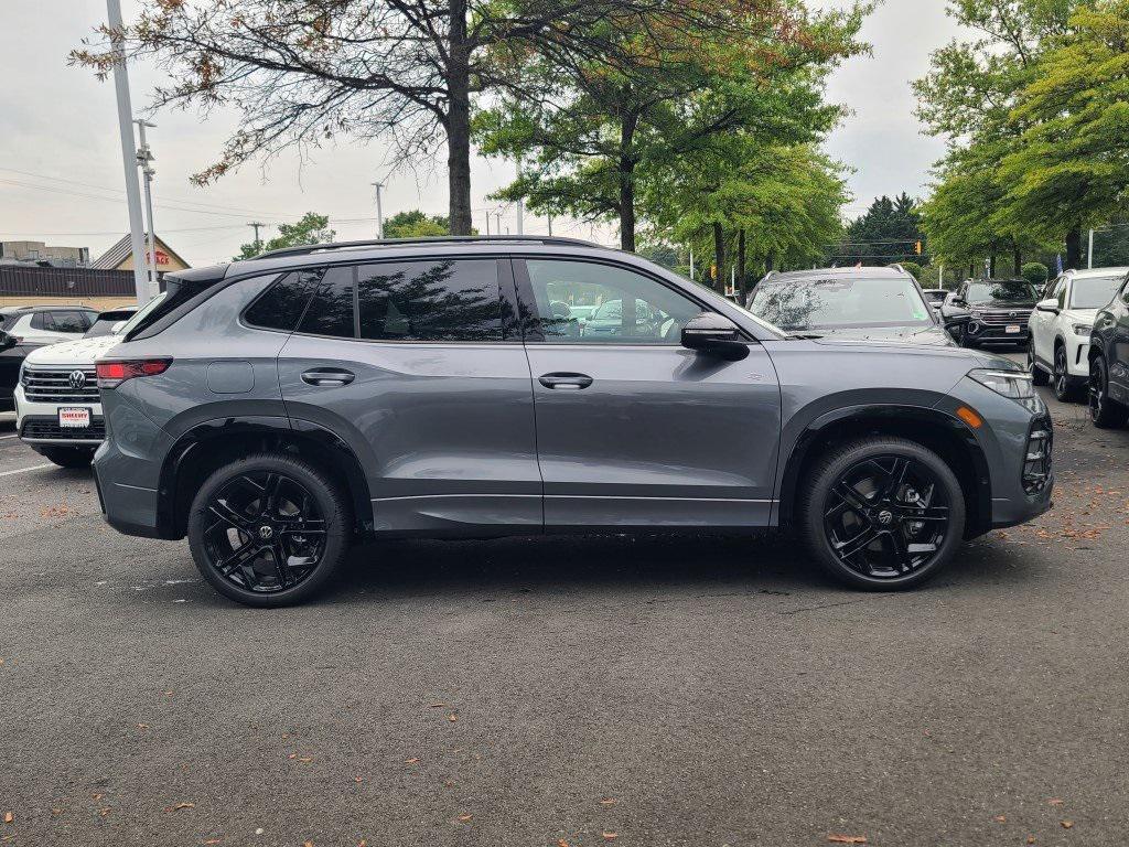 new 2025 Volkswagen Tiguan car, priced at $33,078