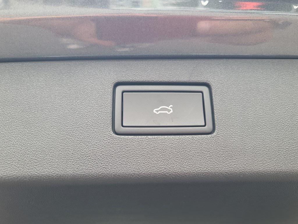 new 2025 Volkswagen Tiguan car, priced at $33,078