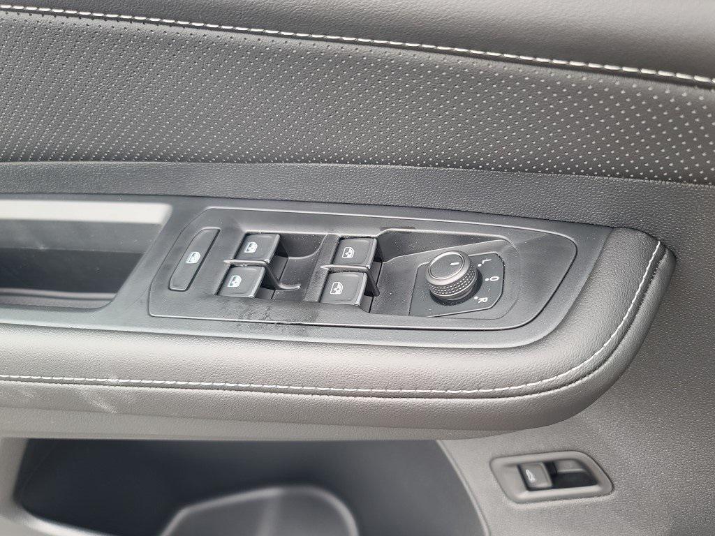 new 2026 Volkswagen Atlas car, priced at $43,197