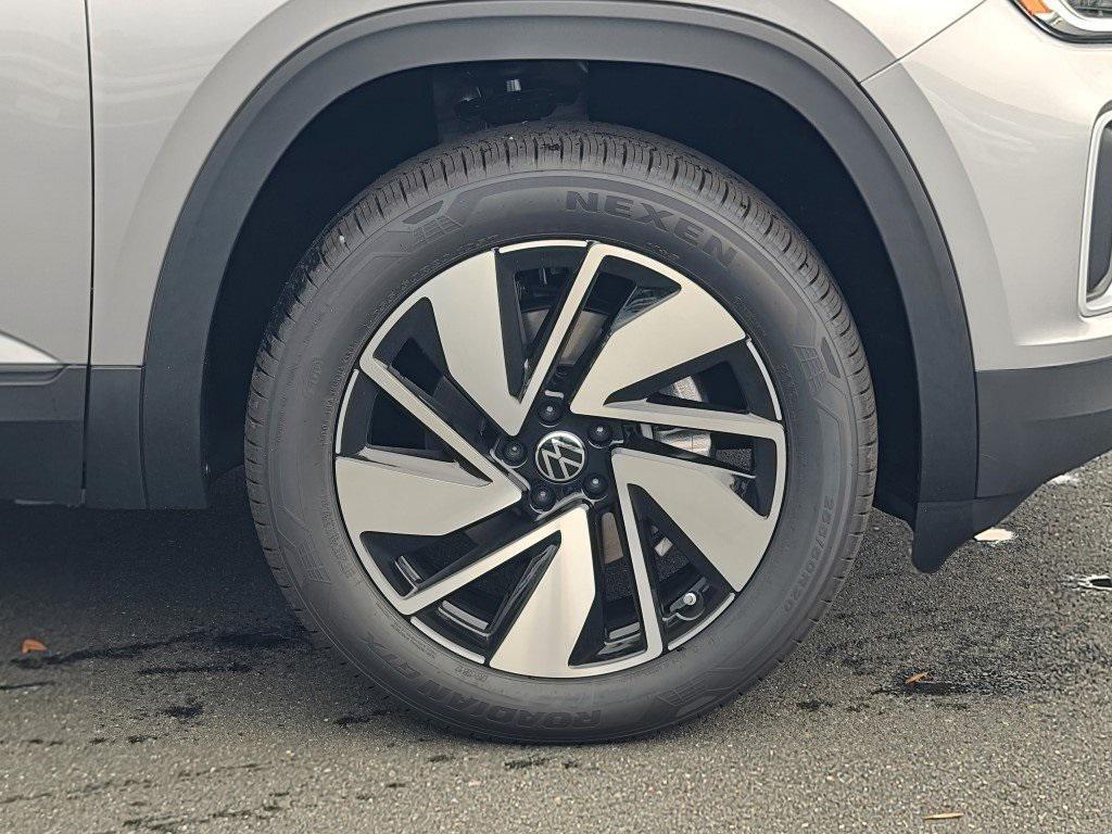 new 2026 Volkswagen Atlas car, priced at $43,197