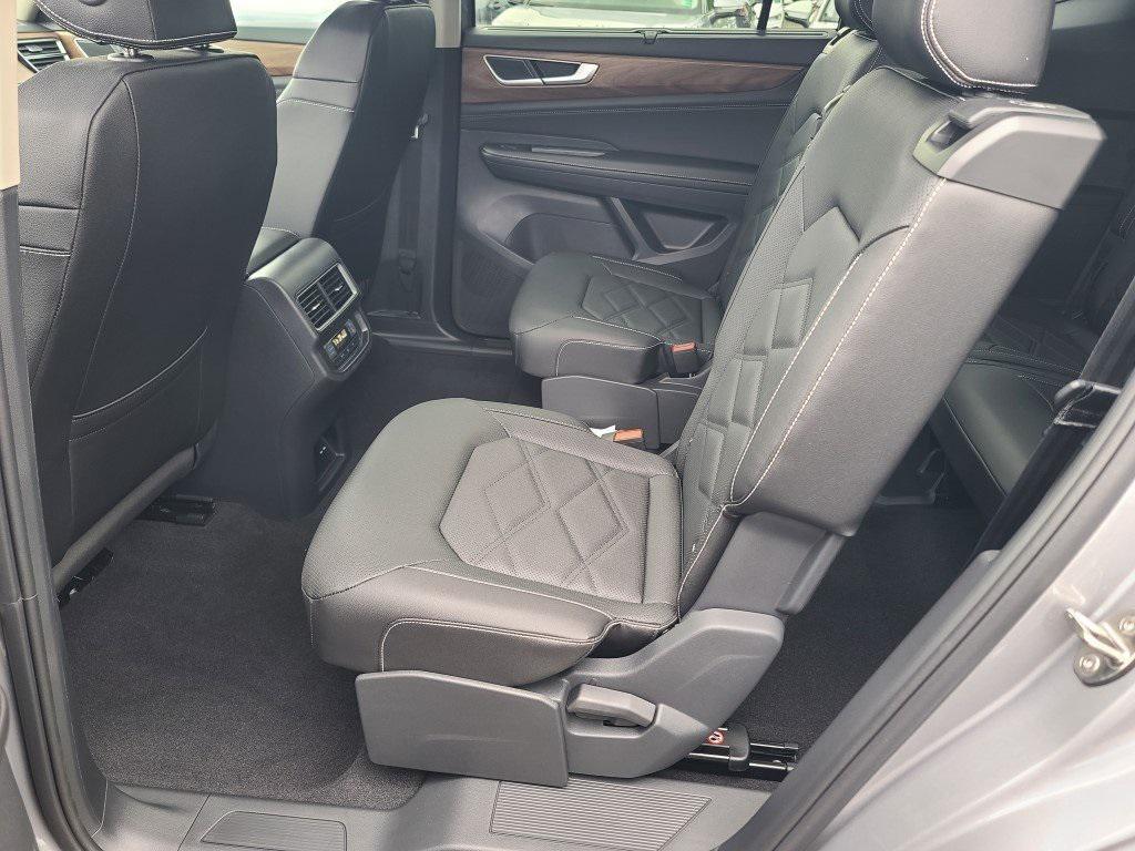 new 2026 Volkswagen Atlas car, priced at $43,197