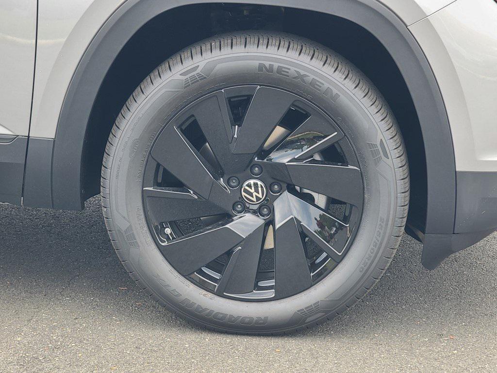 new 2026 Volkswagen Atlas car, priced at $44,741