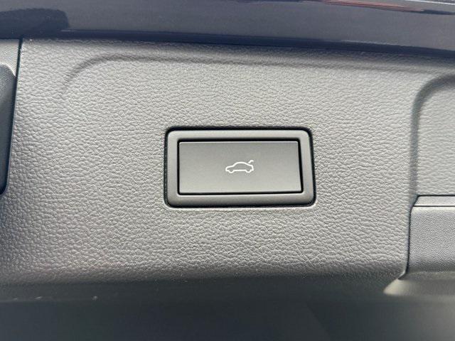 new 2026 Volkswagen Atlas car, priced at $44,611